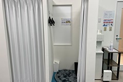 Apple GYM（アップルジム）イオン茅ヶ崎中央店では、女性でも安心して使えるプライバシーの守られた広々と使える更衣室をご用意しています。