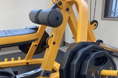 アップルジム府中店のジム画像・低重量から高重量まで対応のマシーン