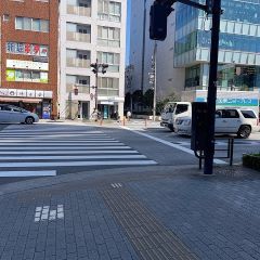Apple GYM（アップルジム）錦糸町店までの道のり（東京メトロ半蔵門線）2-4iQOSとロッテシティビルの間の道を進んでください。