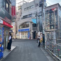 Apple GYM（アップルジム）下北沢店までの道のり（京王井の頭線）3三菱東京UFJ銀行を左に曲がってください。