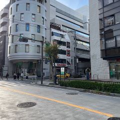 Apple GYM（アップルジム）横浜店までの道のり（相模鉄道線）3-3三菱UFJ銀行がある交差点を右に進み直進してください。